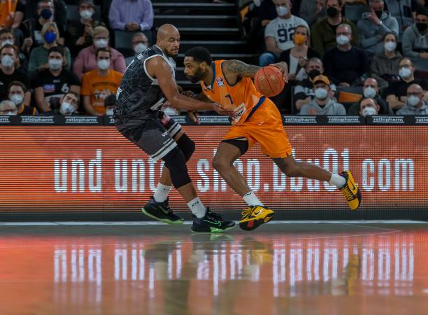 比赛中依然 比赛中依然