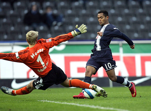 激烈拼抢 激烈拼抢