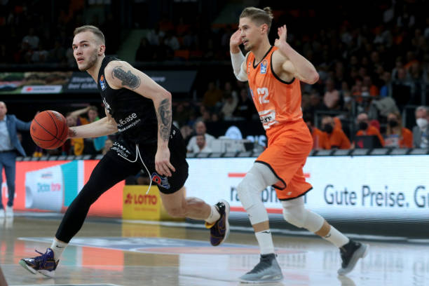 双方虽然都 双方虽然都